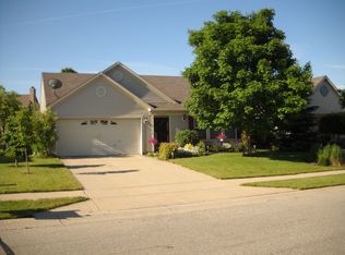 9205 Crossing Dr, Fishers, IN