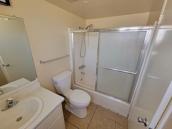 5th image of 3067 Shoshone Plz APT 2