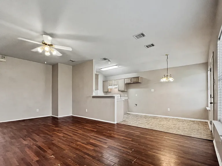 1612 Audrey Dr — Photo 3