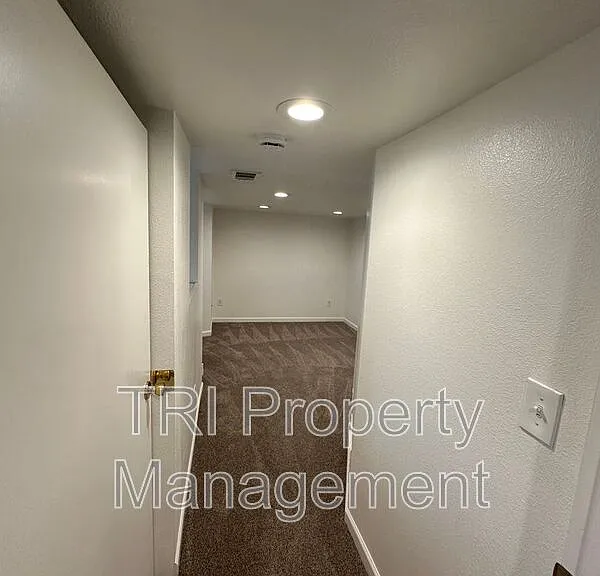 1526 9th Ave #4 — Photo 16