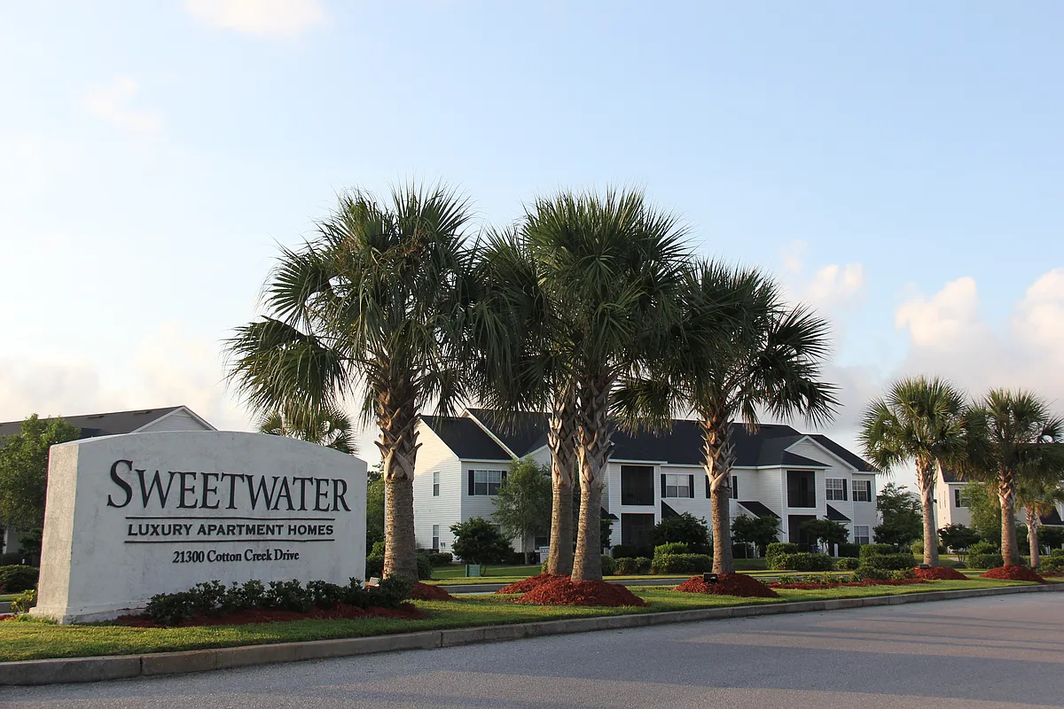 Front Entrance - Sweetwater