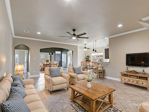 5th image of 4105 Muncaster Ln