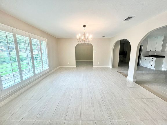2nd image of 313 Santa Clara St