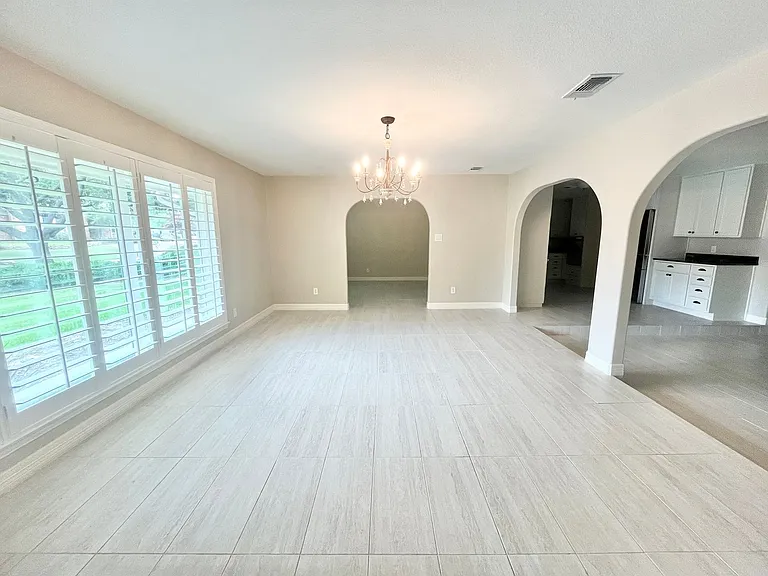 313 Santa Clara St — Photo 2