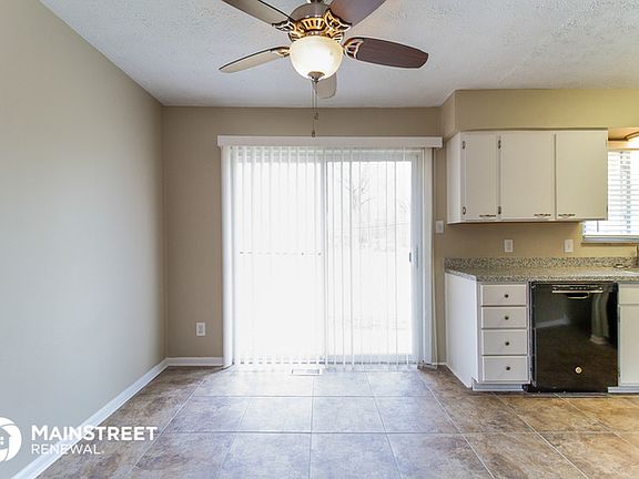 5th image of 840 N Lincoln Ave