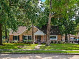 10103 Kerrwood Ln, Houston, TX 77080