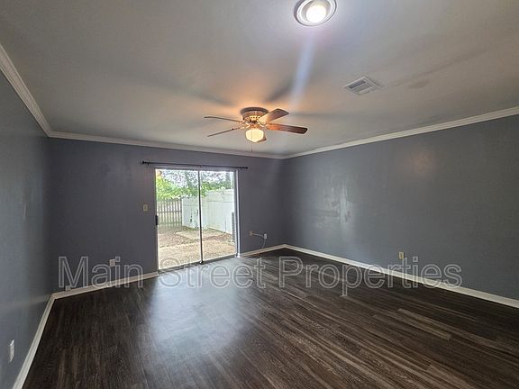 4th image of 3041 Belle Meade Dr APT C