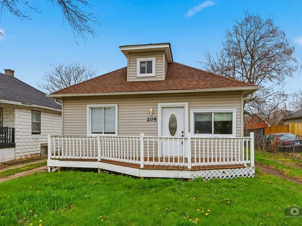 205 Reverend Walton Dr, Lockport, IL 60441