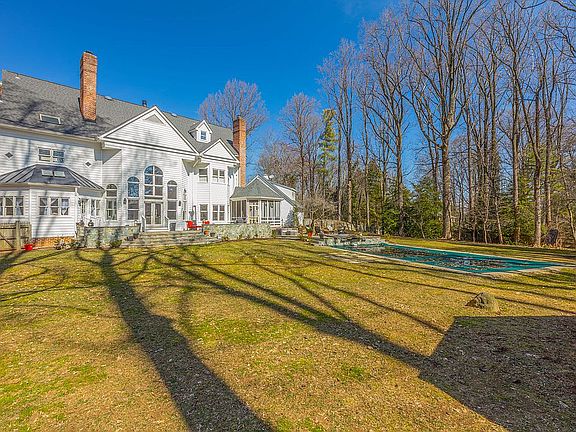 3rd image of 7215 Dulany Dr