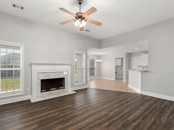 2nd image of 213 Cove Creek Dr
