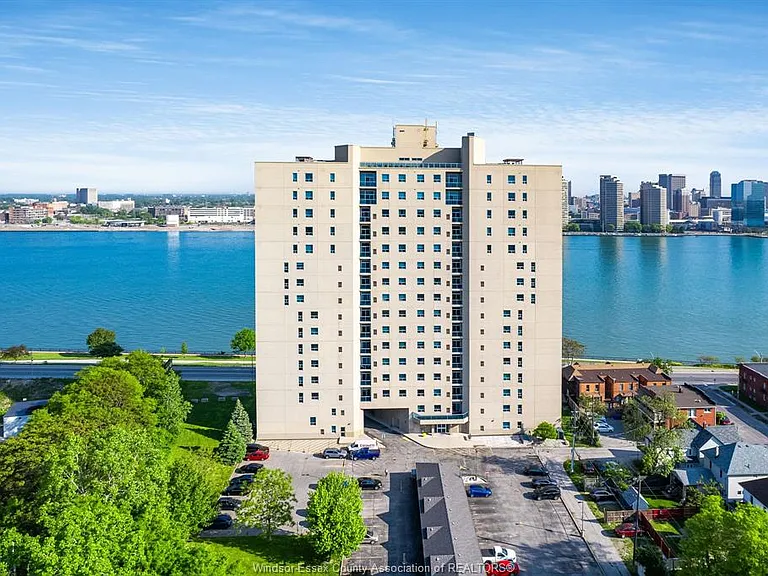 1225 Riverside Dr E #202 — Photo 35