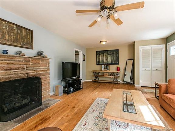 3rd image of 800 Jearl Ln