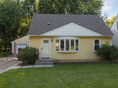 1851 Barclay St N, Maplewood, MN, 55109