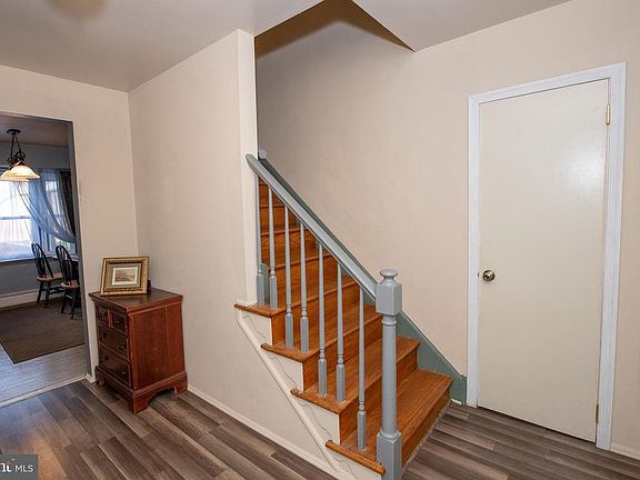 3rd image of 240 Clearfield Cir