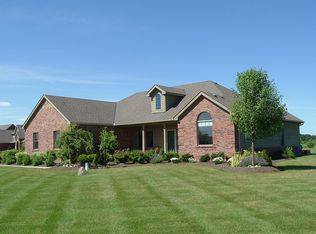 8900 Oak Ridge Ln, Plain City, OH 43064