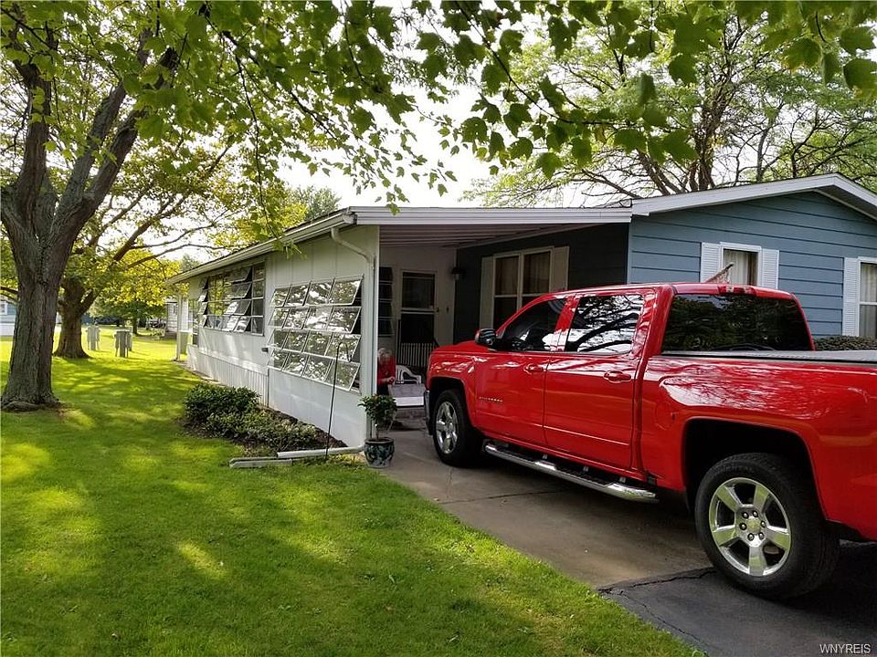 2nd image of 78 Lakewood Vlg