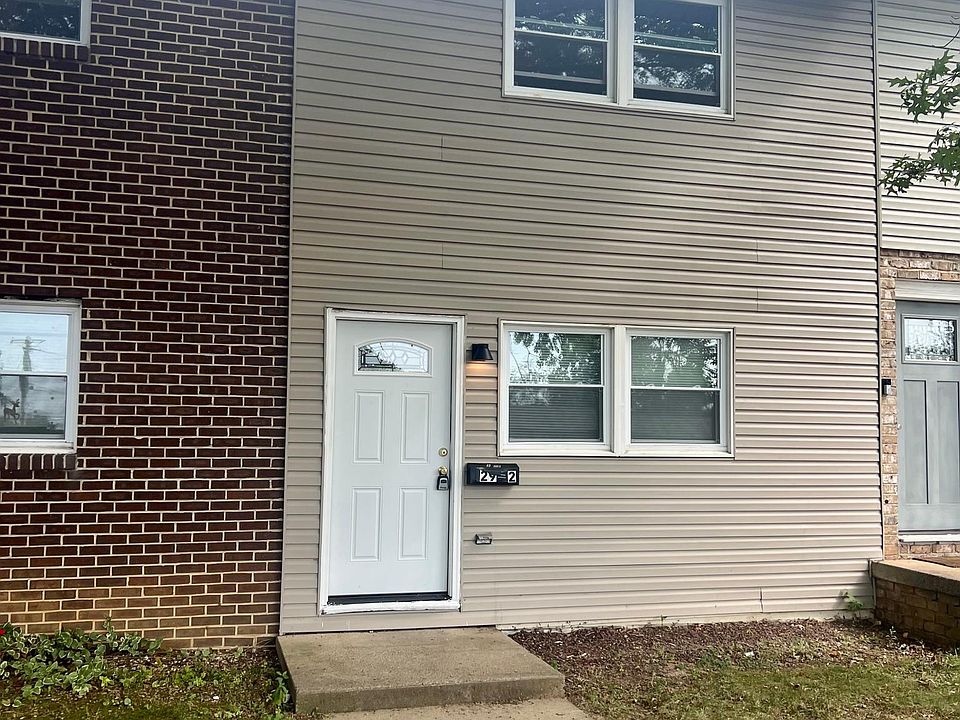 1st image of 29 Turner Dr APT 2