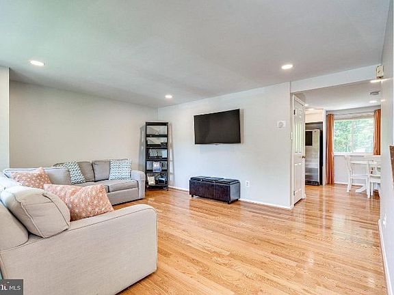 5th image of 5215 Pleasure Cove Ct