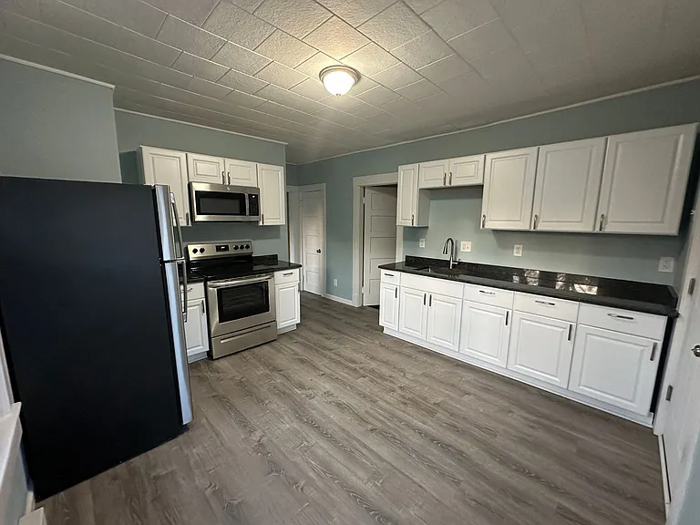 27 Ellen Ave — Photo 9