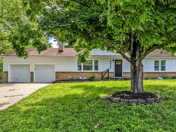 8849 N Locust St, Kansas City, MO 64155