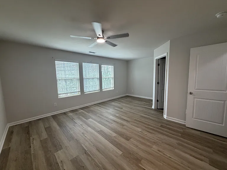1037 Grand Rdg — Photo 10