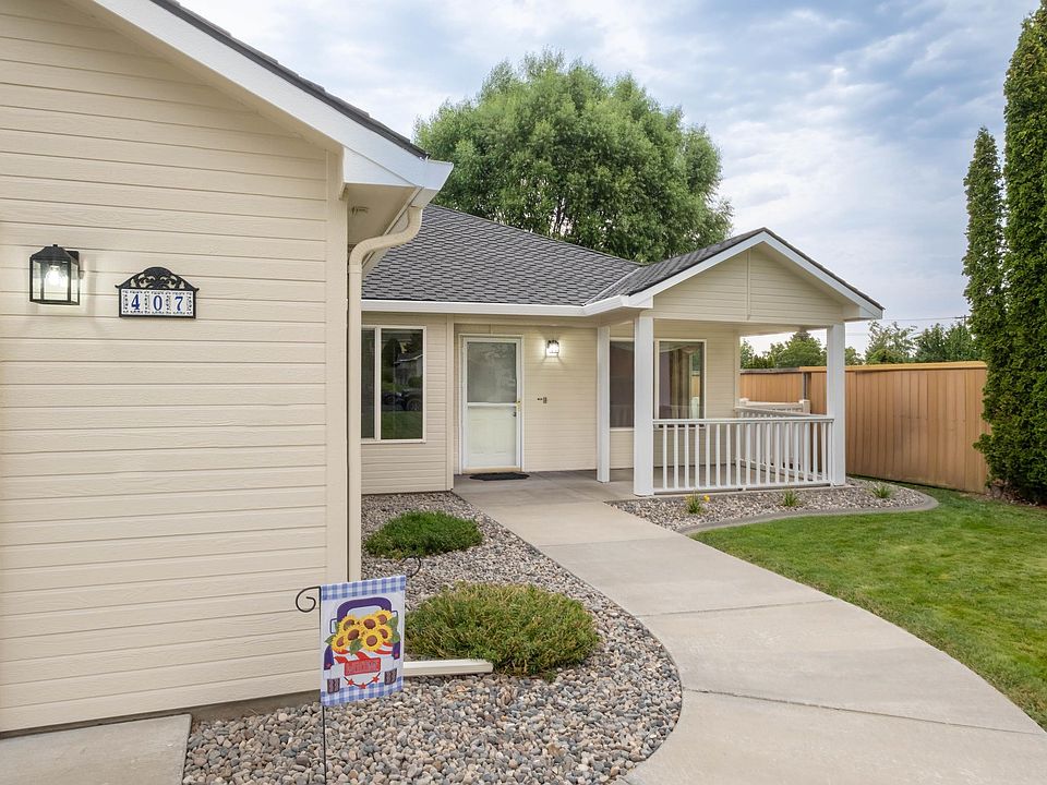 1st image of 407 W Canyon Lakes Dr