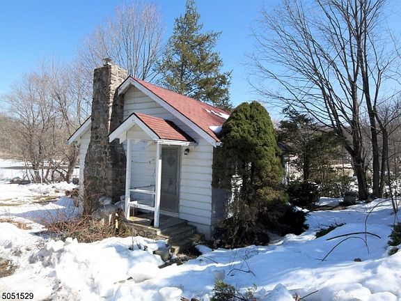 2nd image of 305 E Lakeshore Dr