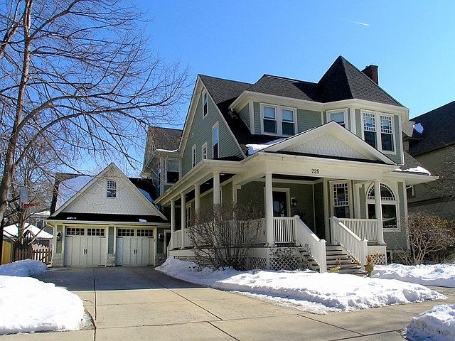 1st image of 225 S Ashland Ave