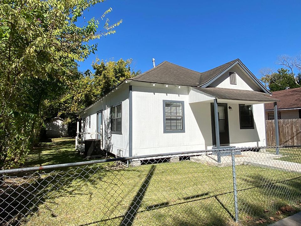 1st image of 212 E Lobit St