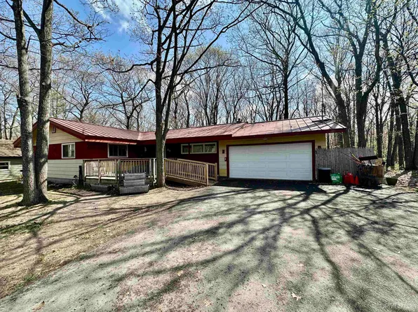 39 Stonegate Hts, Marquette, MI 49855
