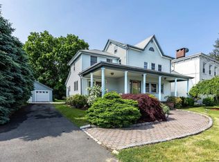129 1st St, Port Ewen, NY 12466