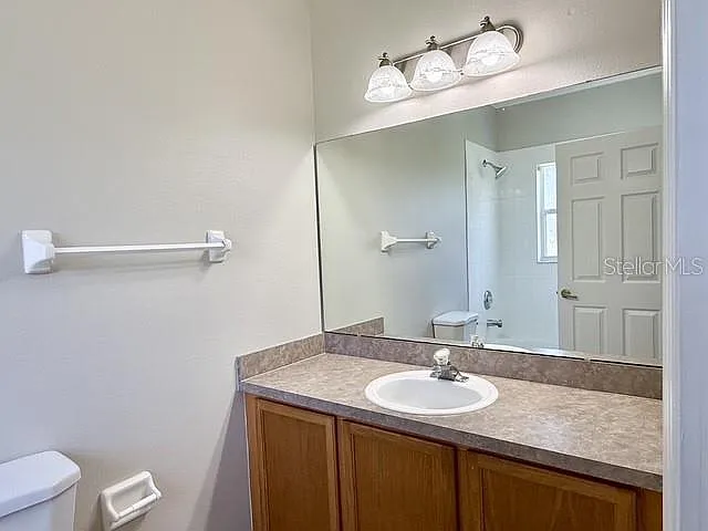 2300 The Oaks Blvd — Photo 38