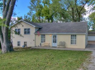504 NE 74th St, Gladstone, MO 64118