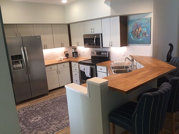 2nd image of 104 Mainsail Cir #104