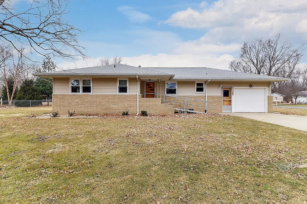 400 Stout Dr photo 1