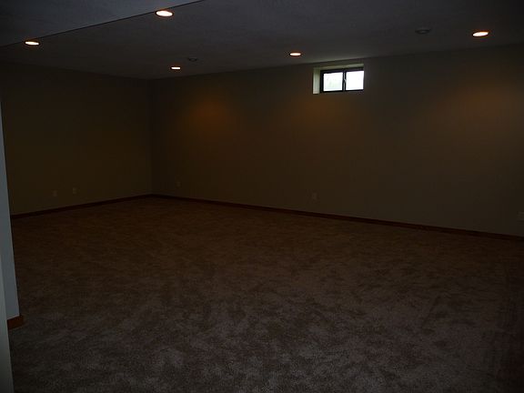 5th image of 1909 Greenhill Dr.