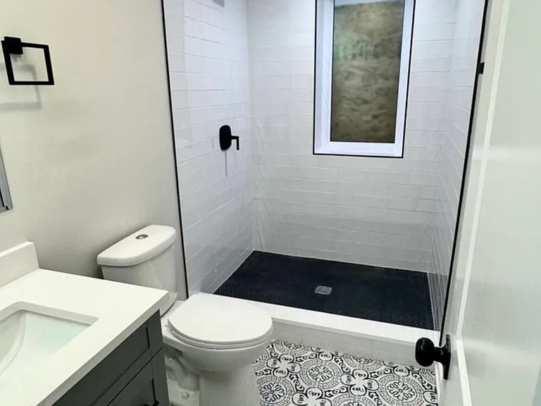 1110 W Marquette Rd #1 — Photo 4