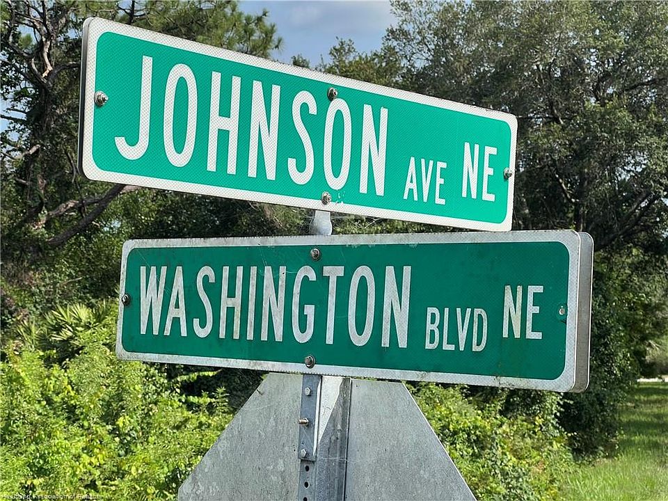 1st image of 320 Johnson Ave NE