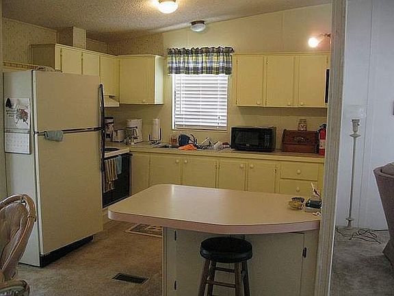 2nd image of 606 Oak Blvd