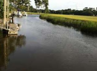 Pembrooke Dr, Charleston, SC 29407