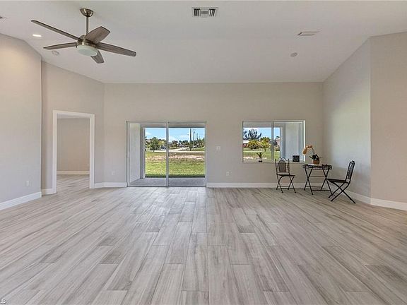 3rd image of 2517 SW 25th Ave