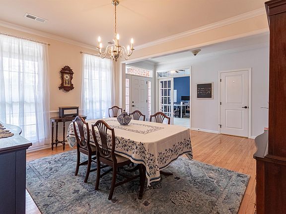 5th image of 421 Rio Grande Pl