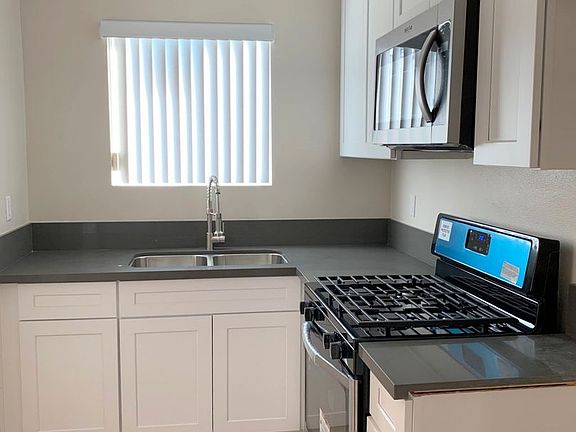 4th image of 6735 Whitsett Ave APT 8