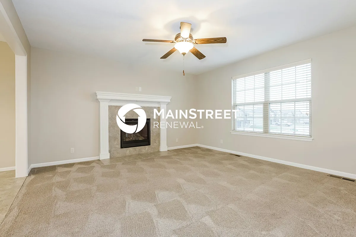 Living Room - 1001 Quartz St