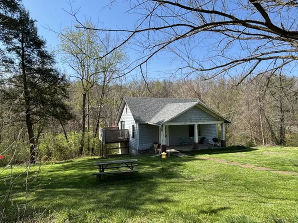 111 Hooper St, Athens, OH 45701