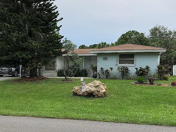 2079 Bendway Dr — Photo 1