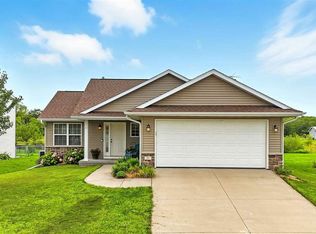 35 Thistle Ct, Iowa City, IA 52240