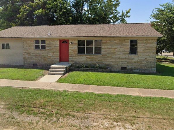 302 SW Broad St, Hoxie, AR 72433