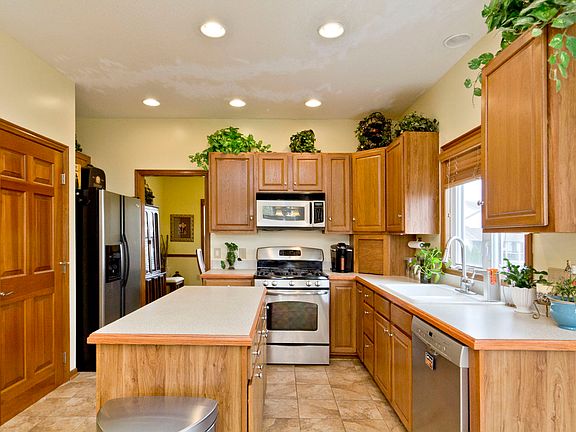 3rd image of 3280 Hidden Cove Cir
