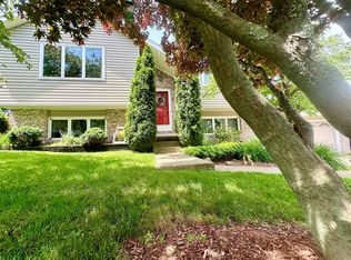 5360 Pinehurst Dr, Erie, PA